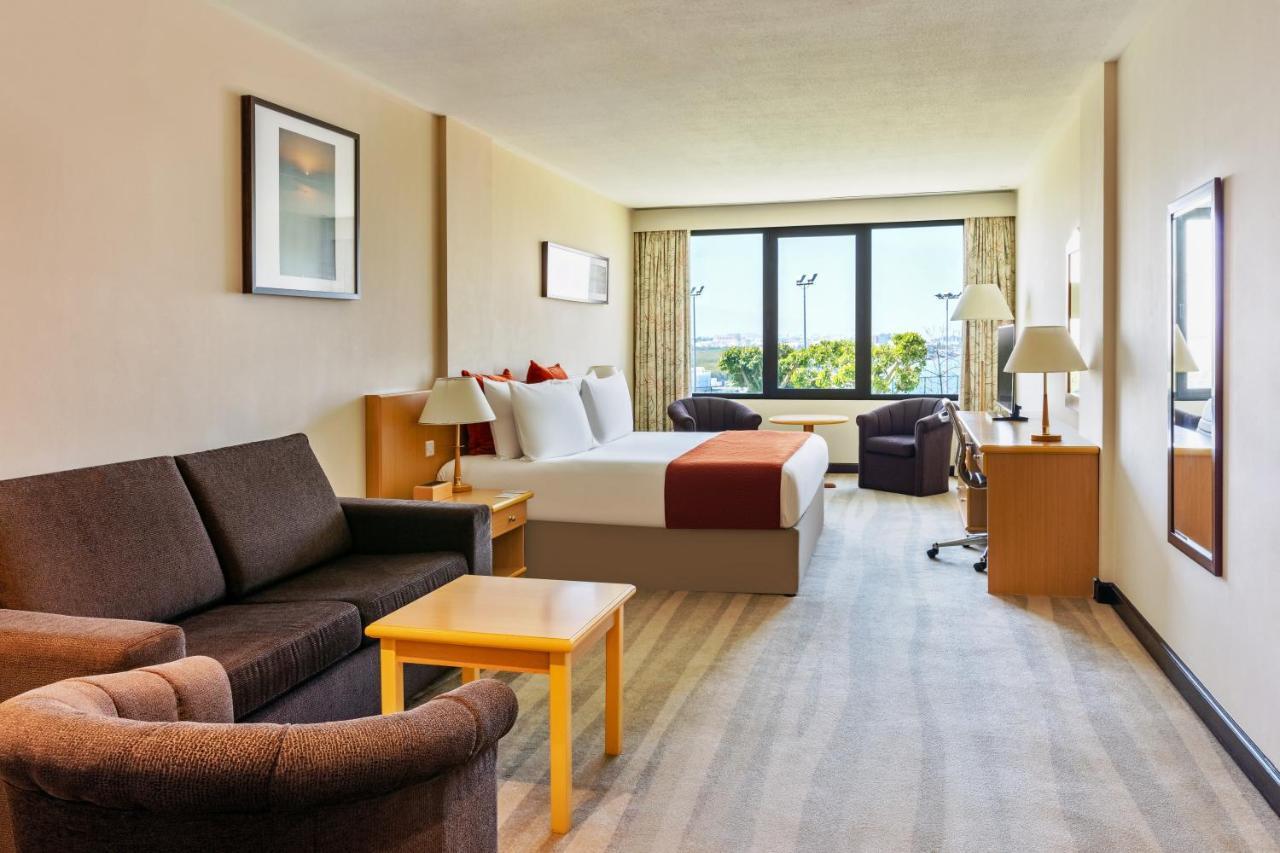 Hotel Crowne Plaza Muscat By Ihg Esterno foto
