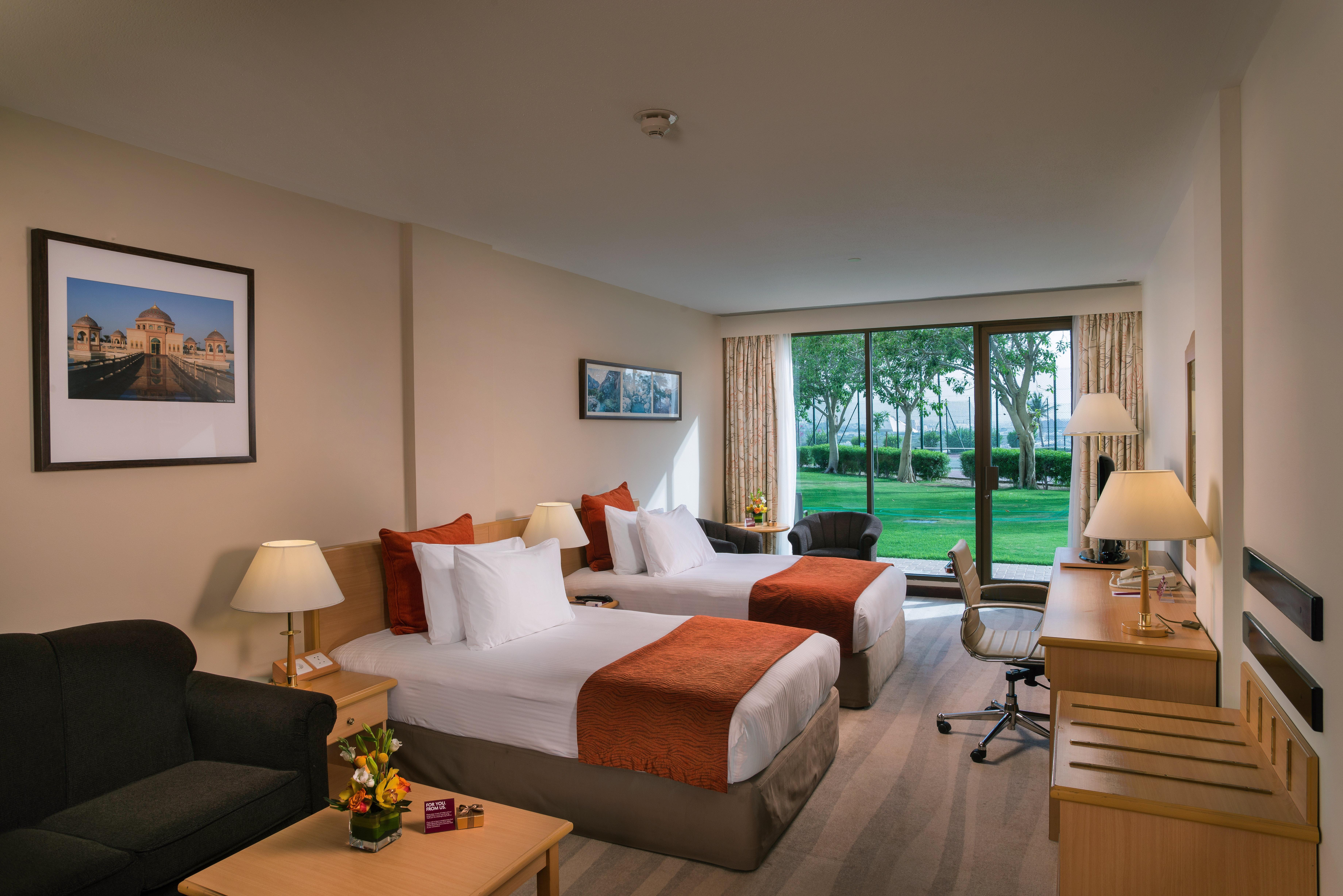 Hotel Crowne Plaza Muscat By Ihg Esterno foto